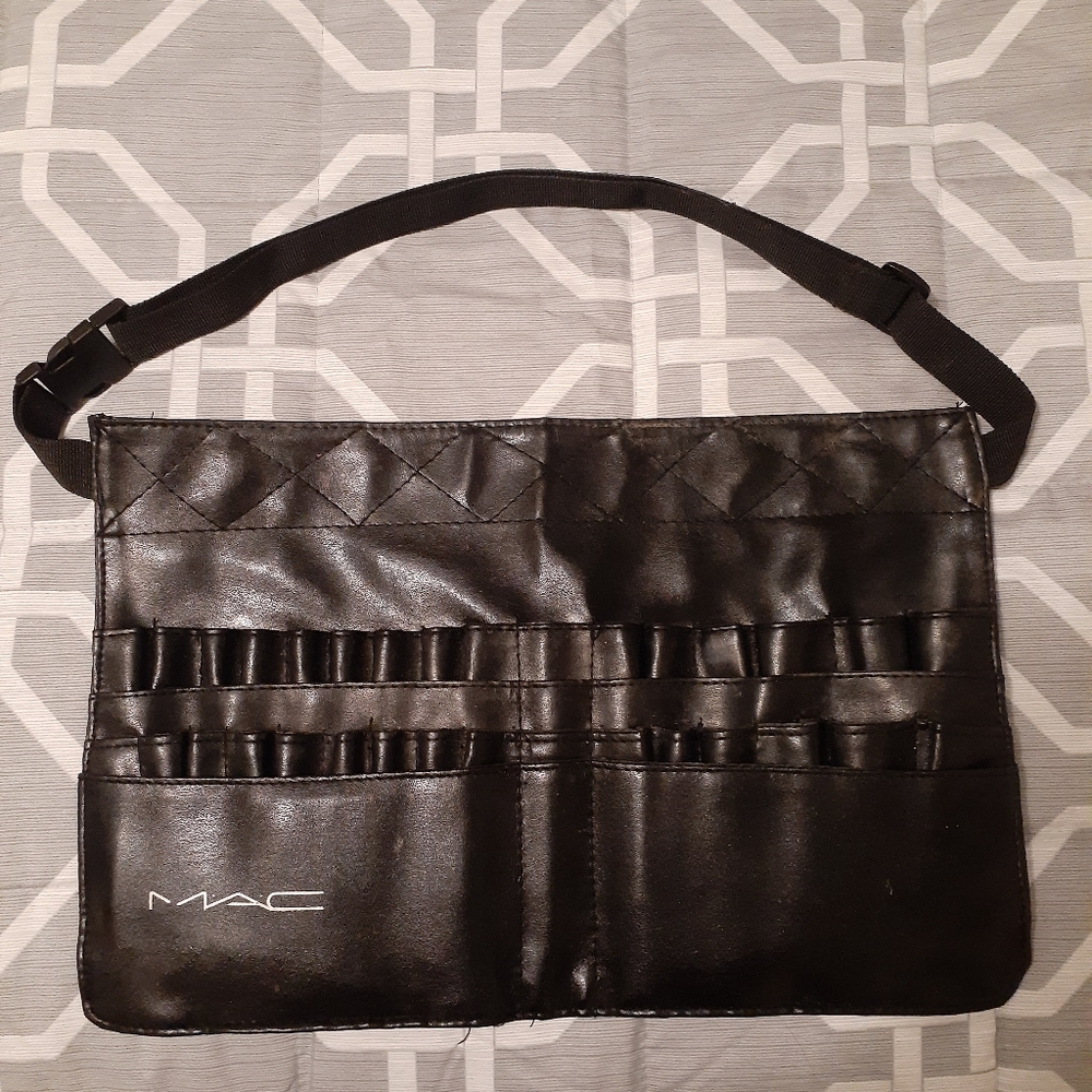Makeup artist brush belt